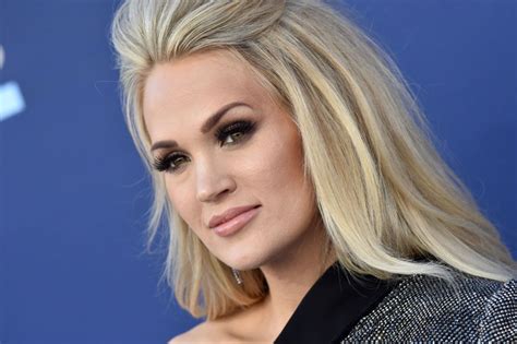 Here’s Why Carrie Underwood’s Breast Pumping Selfie ...